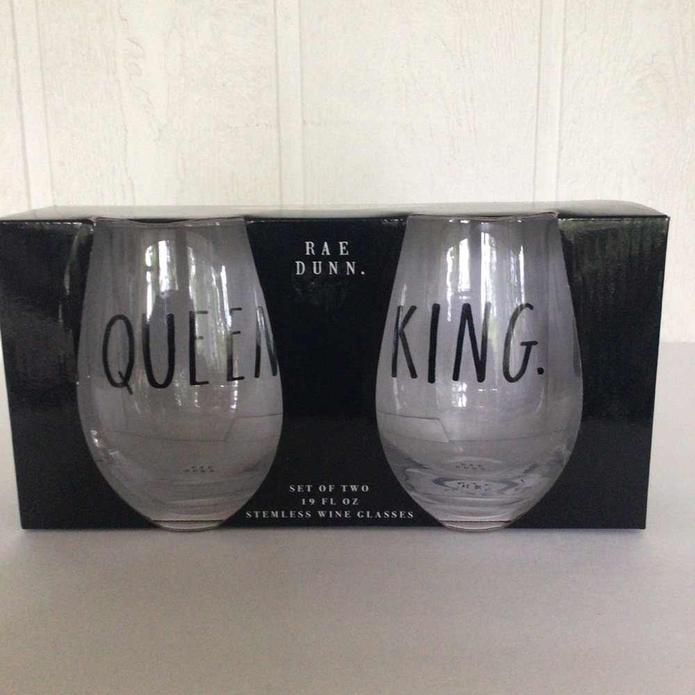 RAE DUNN KING AND QUEEN STEMLESS WINE GLASSES NWT